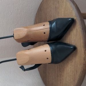 BCBGIRLS black size 7 pumps.